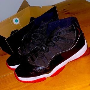 Used Bred 11s 2019. Send me offers getting rid of shoes.